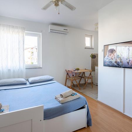 Sunny & Cosy Studio Wparking โรวีน ภายนอก รูปภาพ